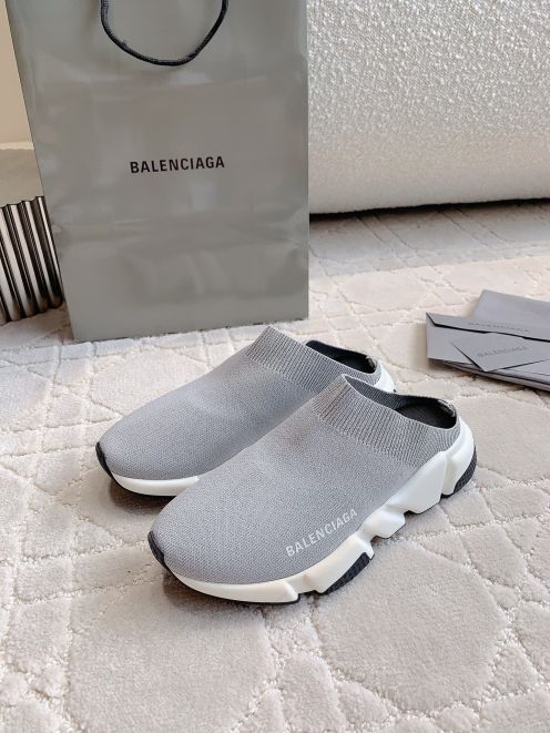 海外セレブが愛用する balenciaga 靴 レディース偽物 スリッパ 履くのが簡単で 男女兼用 シンプル 軽量 グレイ