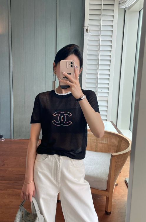 高級感溢れる chanel クロップ t シャツ偽物 ロゴ刺繍 純綿 トップス 柔らかい 夏品 ブラック