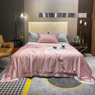 Lサイズ 華やかな雰囲気 ヴィトン 寝具スーパーコピー 布団 シルク柔らかい 静電気防止 暖かい シンプル ピンク