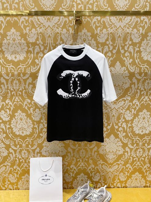 人気新作アイテム chanel の t シャツ偽物 純綿 トップス 半袖 ゆったり 柔らかい ロゴプリント ブラック