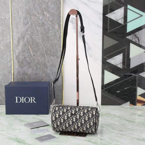 dior ショルダー バッグコピー 斜め掛けバッグ 超低価格 通勤 丸形 牛革 レザー ロゴマーク メンズ 花柄 ホワイト