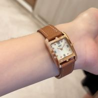 魅力的なスタイル エルメス時計 オーバーホール 正規偽物 ウォッチ シンプル 品質保証 牛革バンド ガラス 方形 腕時計 文字盤 ゴールド ブラウン
