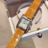レディース エルメス時計コピー ウォッチ 腕時計 文字盤 ガラス 方形 シンプル 品質保証 牛革バンド イエロー