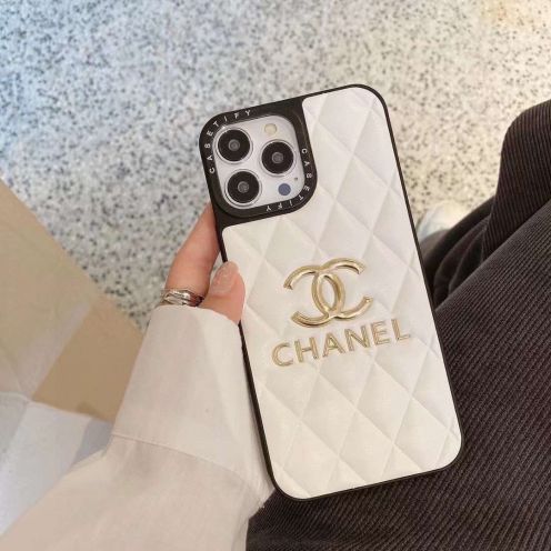 chanel スマホ ケースＮ級品 スマートフォンケース耐衝撃 傷防止 全面保護 大きいロゴ レザー素材 柔らかい ホワイト