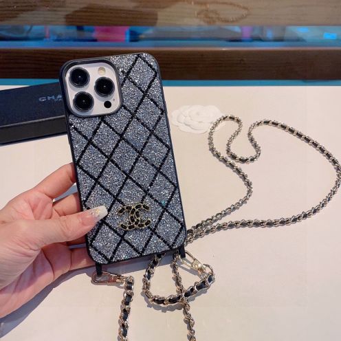 chanel 携帯 カバー偽物 スマートフォンケース 耐衝撃 落下防止 キラキラ チェーン 調整可 ダイヤモンドケース 2色可選 ブラック