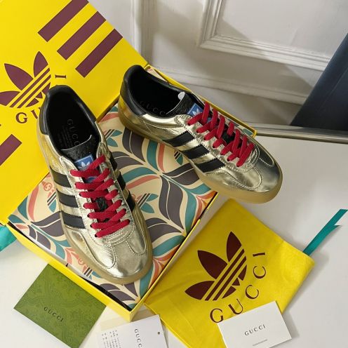 最新到着‼グッチ スニーカー レディース 公式コピー 運動 adidas x Gucciコラボ ランニング カップル 防滑 カジュアル ゴールド