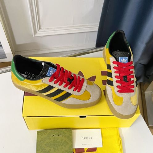 gucci アディダス プレ 値偽物 運動 adidas x Gucciコラボ ランニング カップル 防滑 カジュアル 通学 イエロー