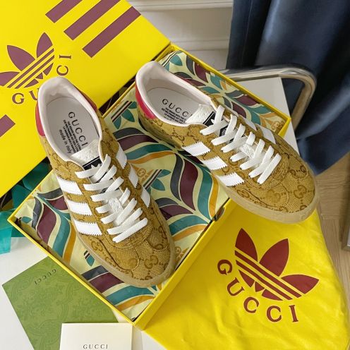 最新到着‼gucci メンズ スニーカーコピー 運動 adidas x Gucciコラボ ランニング カップル 防滑 カジュアル 通学 イエロー