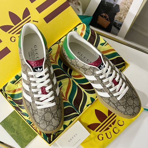 adidas gucci スニーカー激安通販 運動 adidas x Gucciコラボ ランニング カップル 防滑 カジュアル 花柄 ブラウン