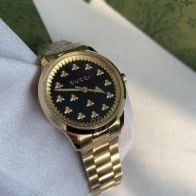 gucci デジタル 腕時計偽物 ウォッチ ゴールド色のスチールバンド 防水 人気品 シンプル レディース ブラック