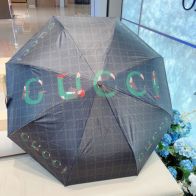 gucci 傘 意味スーパーコピー シンプル 超激得 便利なかさ 日焼け止めかさ 遮光 紫外線防止 三つ折り 晴雨兼用 ブラック