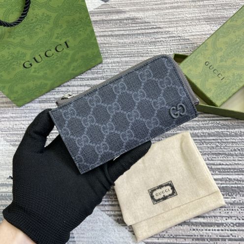 人気品 gucci レディース 財布コピー コード795233 長財布 カード入れ 花柄 大容量 本革 目を引く存在感 ブルー