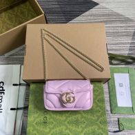 お洒落！gucci ボディ バッグスーパーコピー 型番476433 チェーンバッグ 斜め掛け 肩掛け 超ミニサイズ 人気品 ピンク