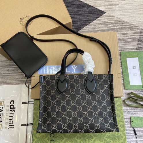 gucci スマホ ショルダーＮ級品 大人気でお買い得な斜め掛けバッグ 肩掛け 型番772183 女性 花柄 ブラック