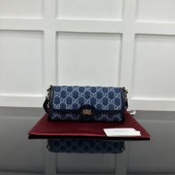 gucci の 財布スーパーコピー  お遣いバッグ シンプル 型番786027 花柄 デニム素材 ブルー