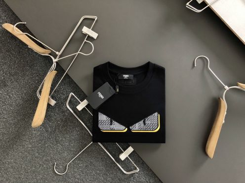 fendi シャツ 半袖スーパーコピー 純綿 トップス Tシャツ プリント 柔らかい セール開催中 ブラック