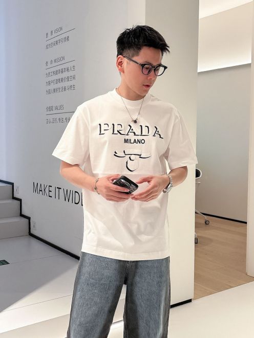 心地よい着用感 prada t シャツ レディースコピー トップス シンプル 半袖 純綿 ハンサム ホワイト