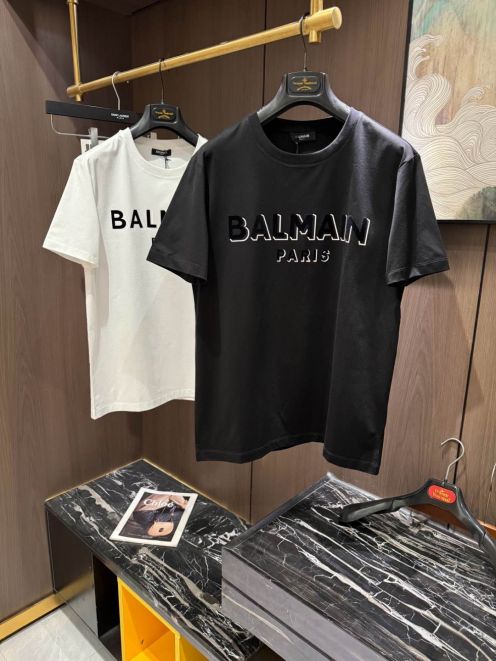 BALMAIN 人気商品 メンズ ケリーtシャツスーパーコピー 短袖トップス プリント 100％綿 ブラック