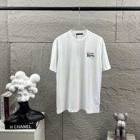 ルイヴィトン 2026新作 半袖Tシャツ 優良サイト 高再現度 高級レベル仕様 精密ディテール 品質管理徹底 安心の日本倉庫 追跡可能 通気 男女兼用