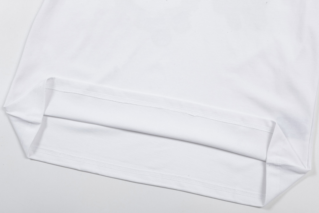 オンライン限定 バレンシアガ tシャツ オーバーサイズ偽物 クルーネック 純綿 大きいロゴプリント トップス 短袖 ホワイト_7