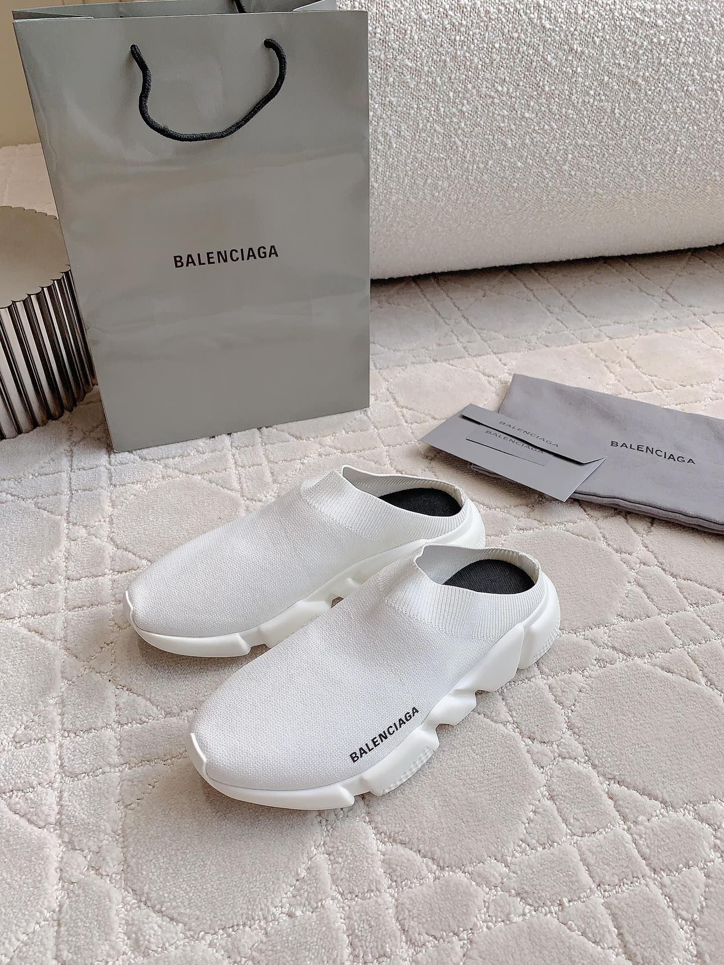 海外セレブが愛用する balenciaga メンズ スニーカー偽物 スリッパ 履くのが簡単で 男女兼用 シンプル 軽量 ホワイト_2