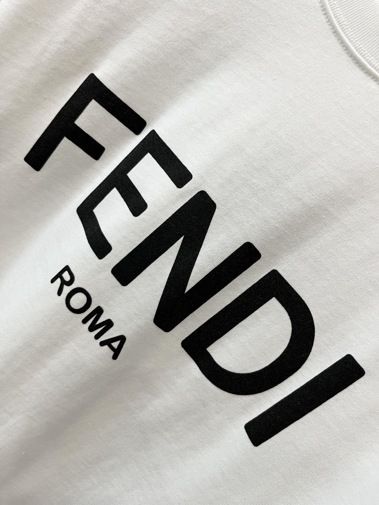 お値打ち価格 fendi t シャツ メンズ激安通販 トップス 純綿 柔らかい 特別なデサント プリント ホワイト_4