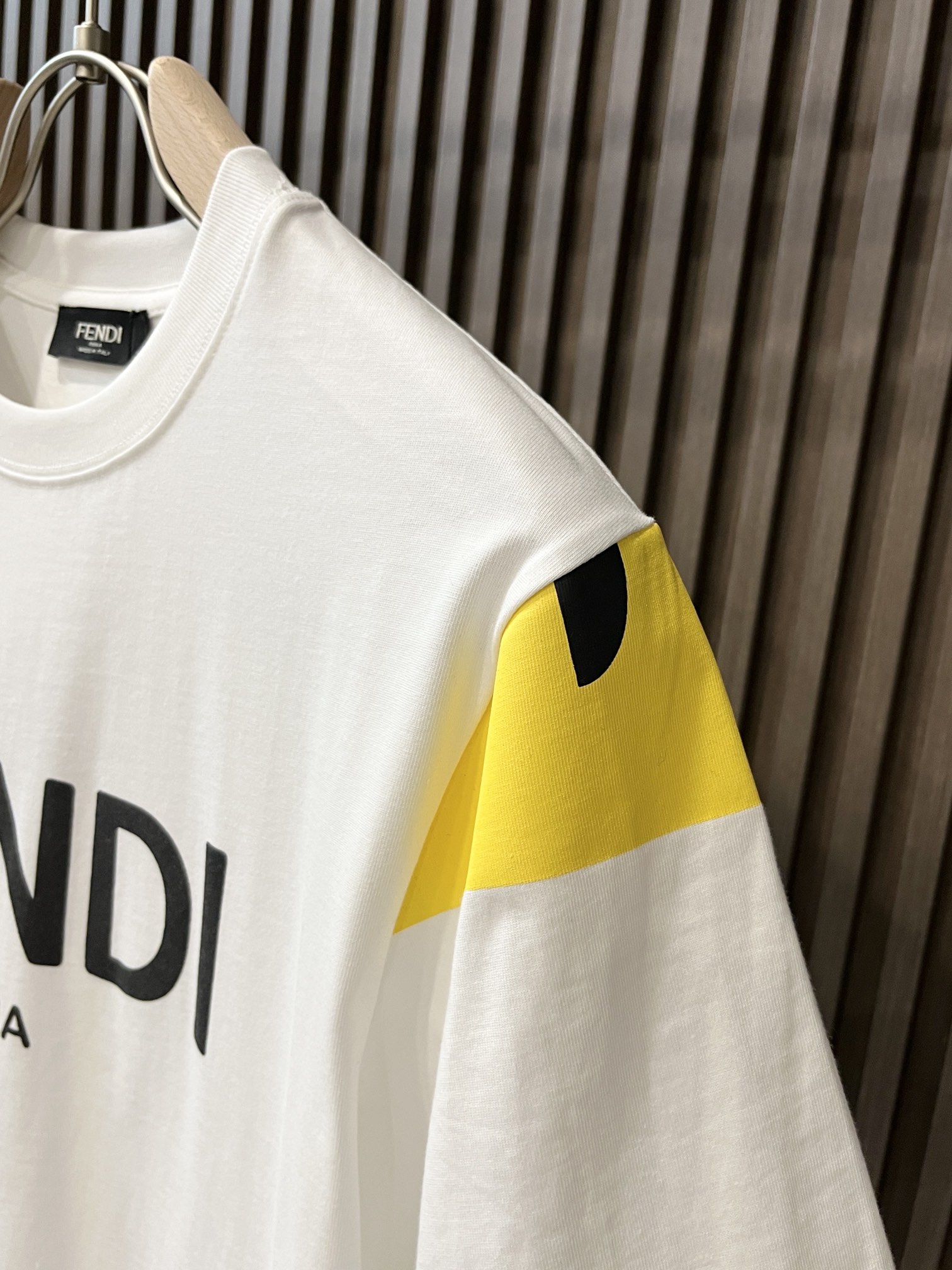 お値打ち価格 fendi t シャツ メンズ激安通販 トップス 純綿 柔らかい 特別なデサント プリント ホワイト_5