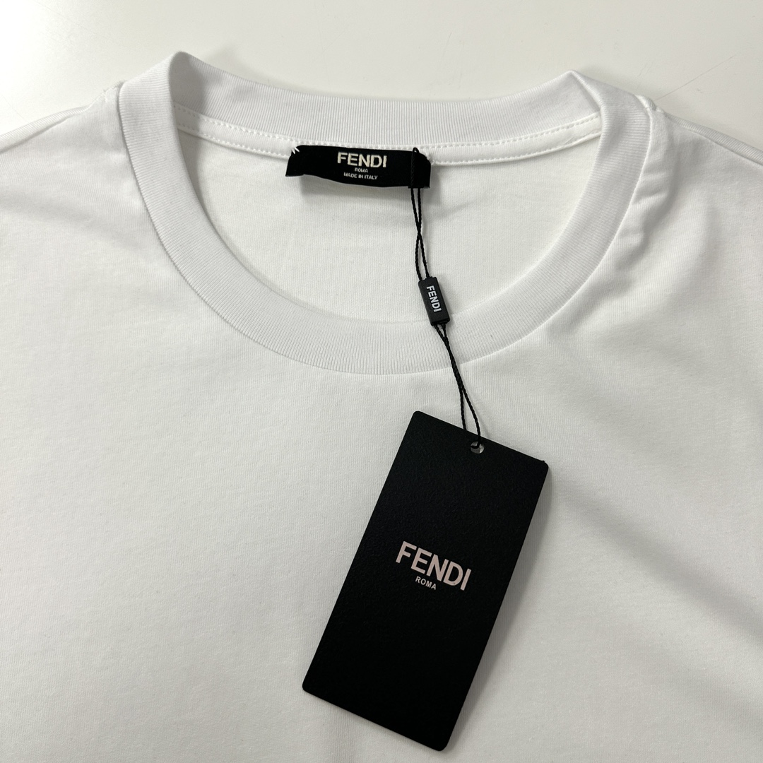 セール開催中 fendi メンズ シャツ激安通販 純綿 トップス Tシャツ ゆったり 半袖 夏 シンプル ホワイト_5