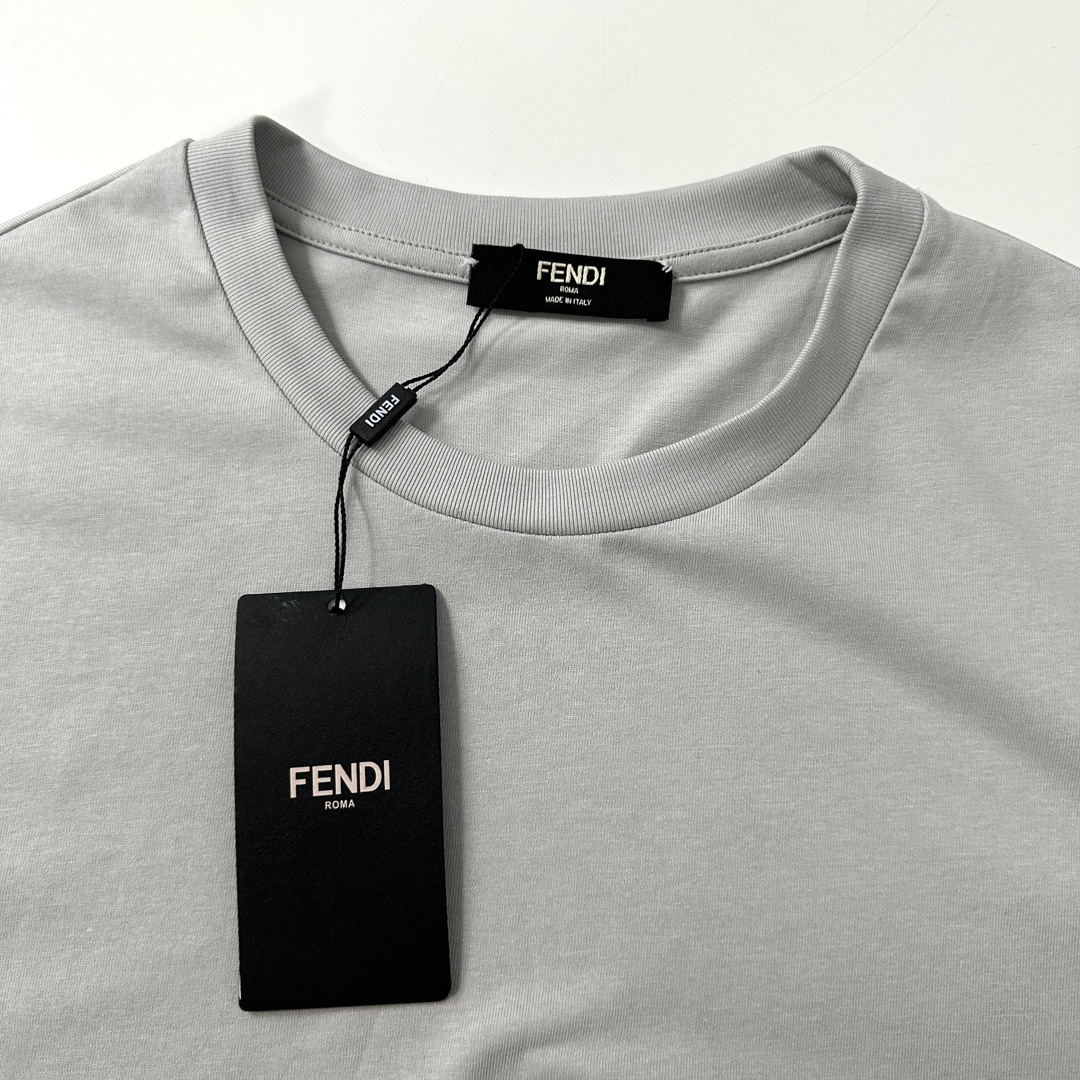 セール開催中 fendi キッズ t シャツ偽物 純綿 トップス Tシャツ ゆったり 半袖 夏 シンプル グレイ_5