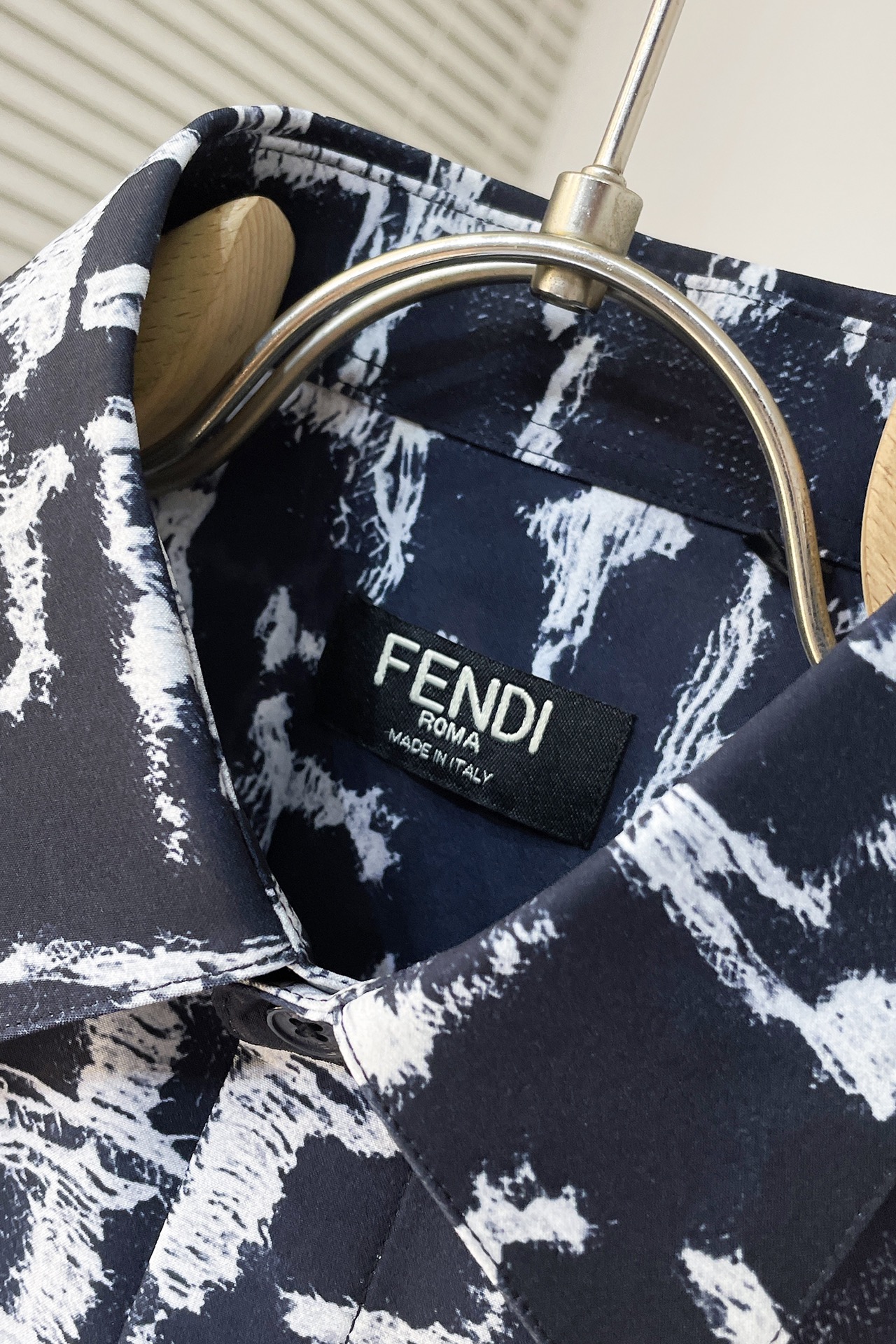 fendi メンズ シャツ偽物 トップス 長袖シャツ 花柄 カラフル 人気販売品 ファッション ブラック_5