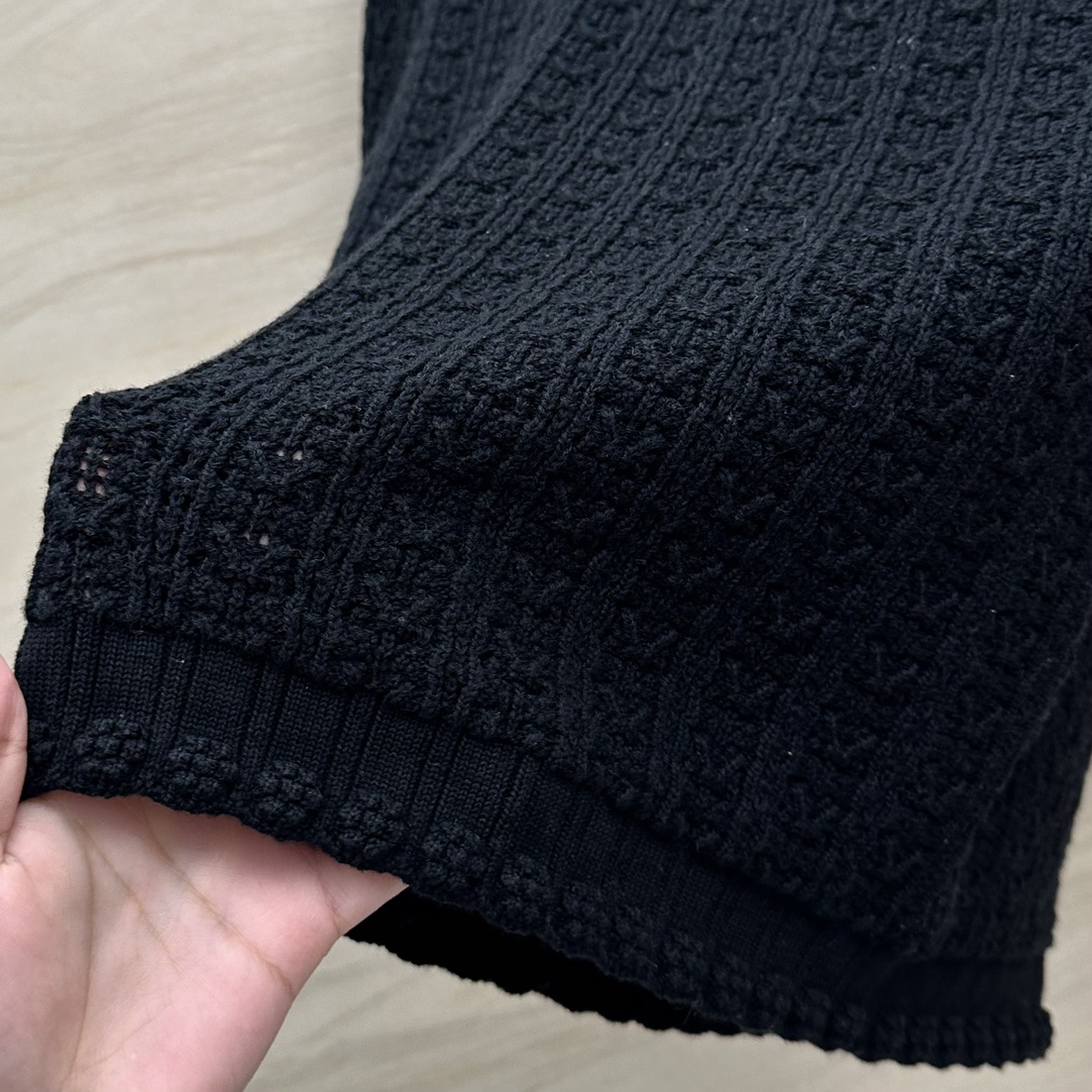 シャネル t シャツ偽物 心地よい着用感 純綿 トップス 半袖 シンプル 高級感 品質保証 ブラック_4