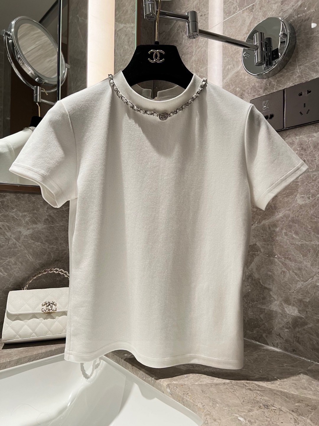シャネル の t シャツ偽物 純綿 期間限定品 トップス 半袖 ネックレス飾り 品質保証 キラキラ 2色可選_2