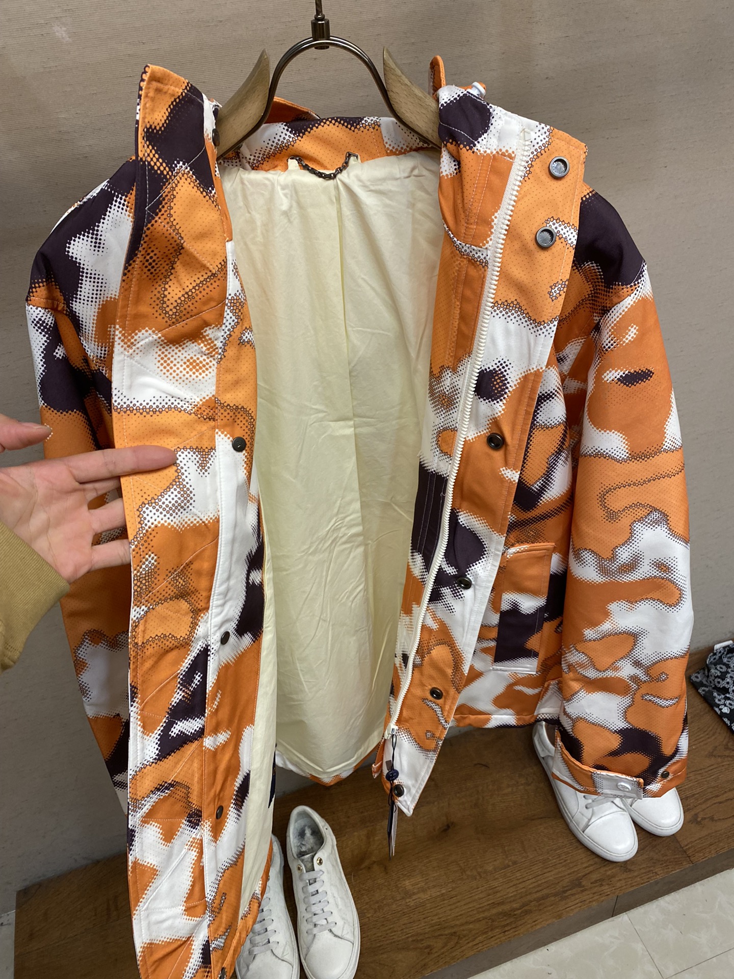 ジャケット ルイヴィトンＮ級品 アウター トップス フード付き 防風 防水 カラフル 人気新作 オレンジ色_6