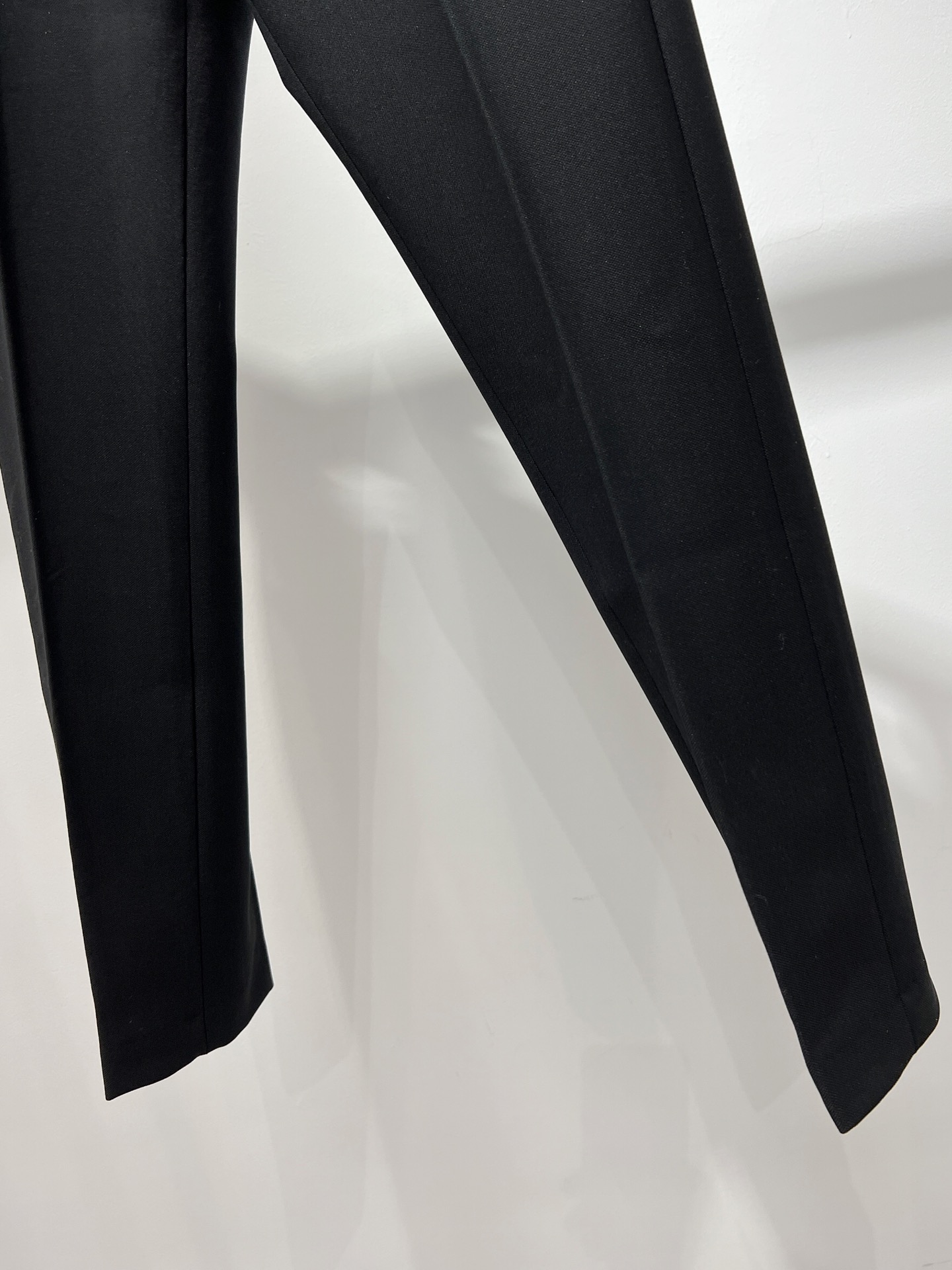 ヴィトン パンツ偽物 ファッション スラックス 高級感溢れる ズボン ビジネス 筒形 特別な ブラック_4