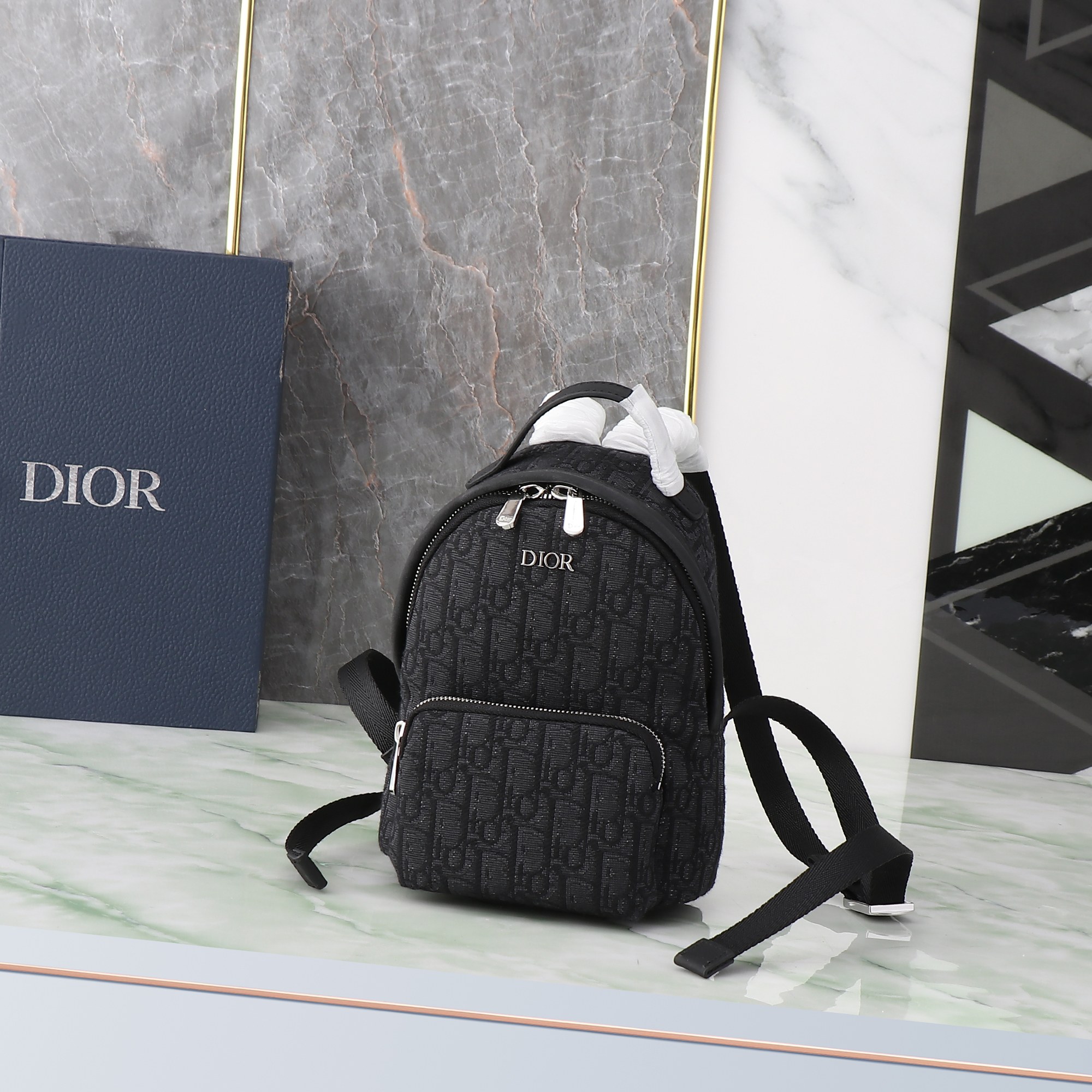 最新到着‼dior トート バッグ偽物 牛革 simple バックバッグ プリント 人気品 メンズ ブラック_1