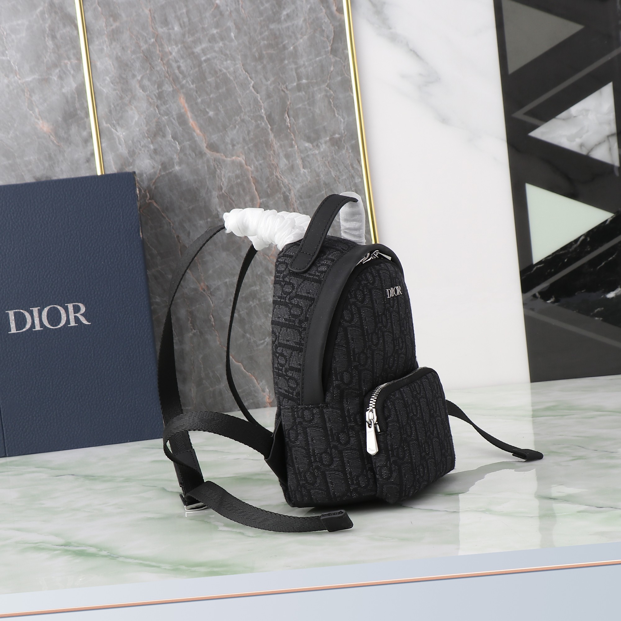 最新到着‼dior トート バッグ偽物 牛革 simple バックバッグ プリント 人気品 メンズ ブラック_2