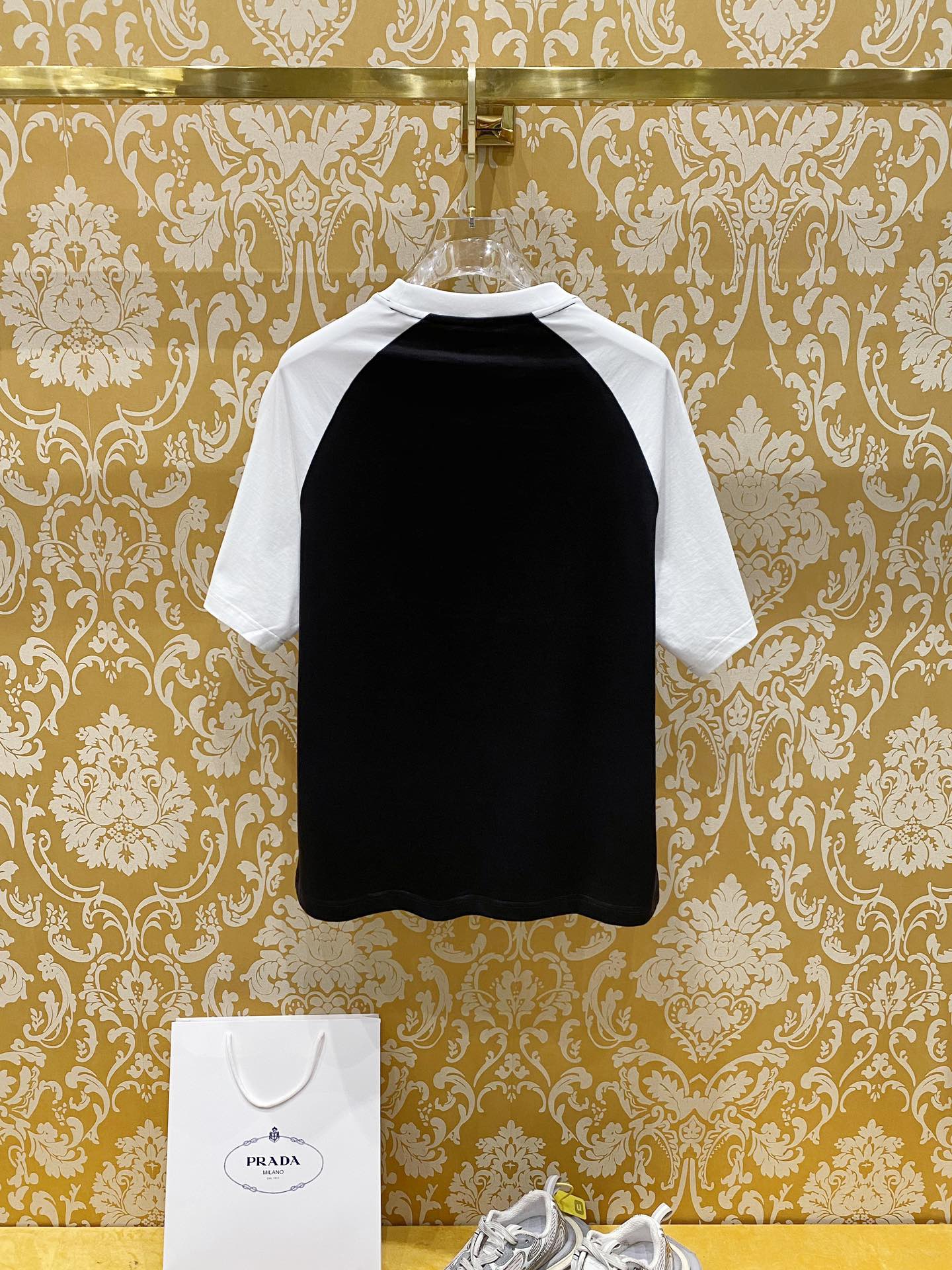 人気新作アイテム chanel の t シャツ偽物 純綿 トップス 半袖 ゆったり 柔らかい ロゴプリント ブラック_5