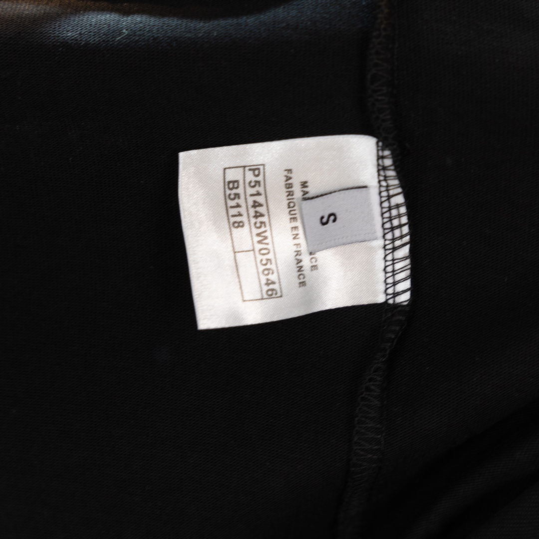 最新の2024年 chanel ボーダー t シャツ偽物 純綿 トップス 半袖 大きいロゴ プリント 人気商品 ブラック_9