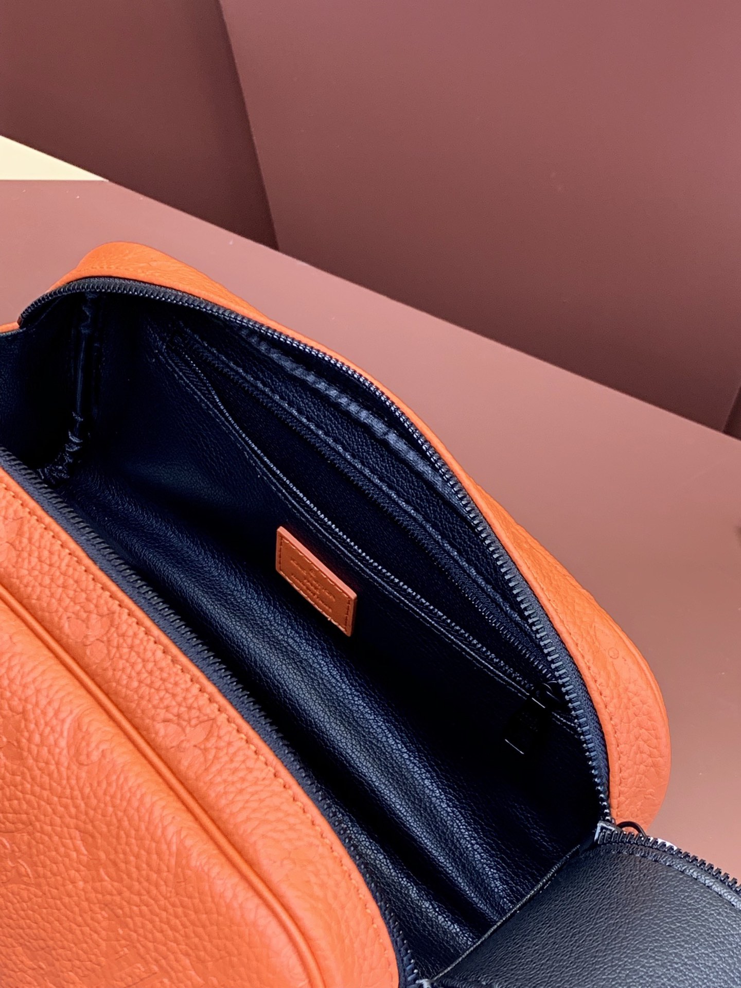 ヴィトン バッグ 色移り激安通販 型番M82576 洗濯バッグ 旅行用 トラベルポーチ 便利 オレンジ色_5