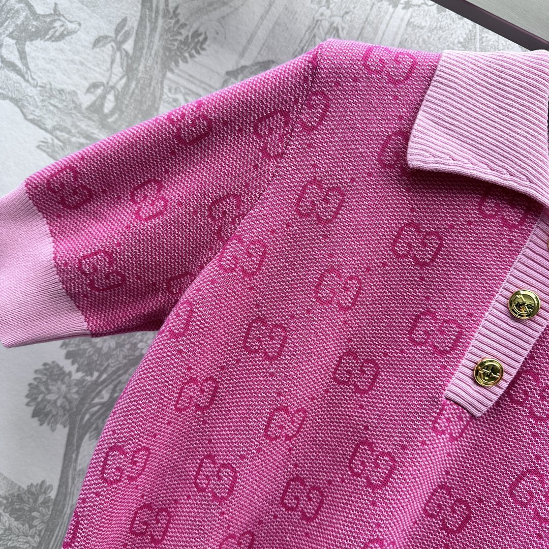 華やかな雰囲気 グッチセーター偽物 ニット素材 襟付き トップス 半袖 柔らかい 目立ち 花柄 ファッション感 ピンク_2