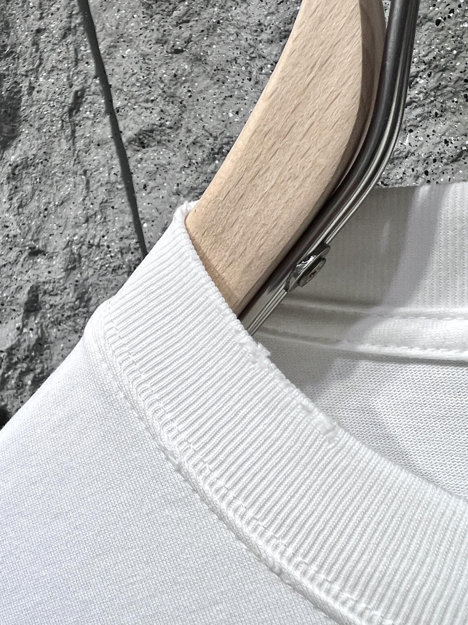 人気流行品 バレンシアノ tシャツ偽物 tシャツ偽物 ロゴプリント トップス 短袖 純綿 男女兼用 ホワイト_2