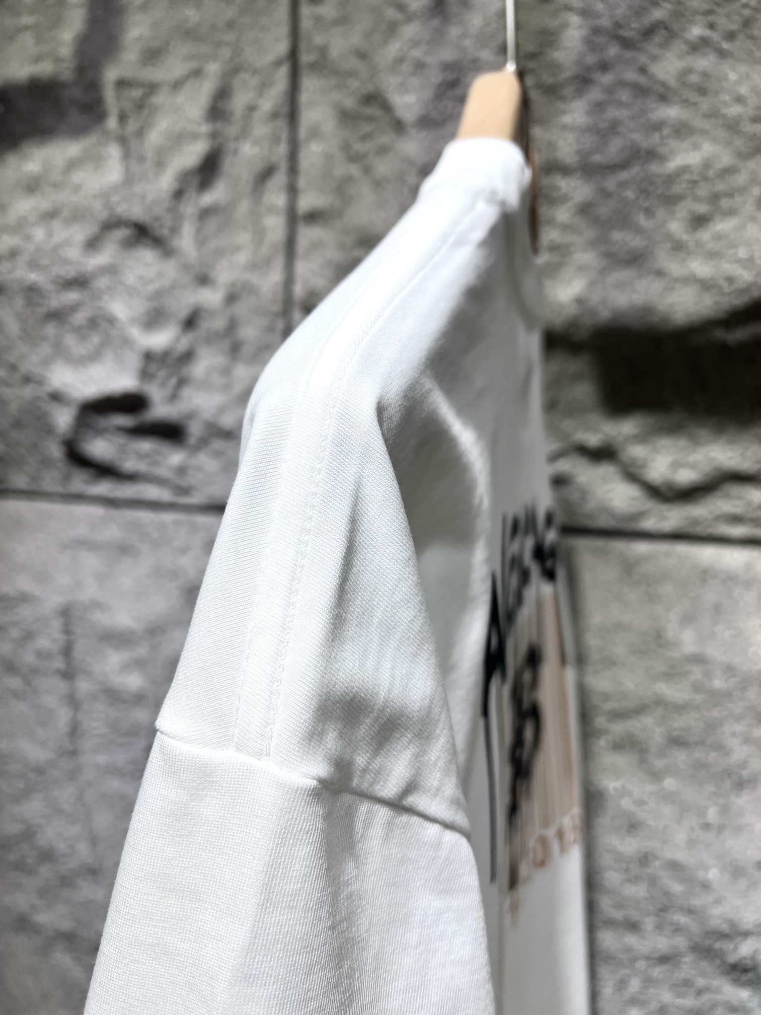 2024年のお買い得品 バレンシアガ レディース トップススーパーコピー simple Tシャツ 純綿 通気性いい ホワイト_7