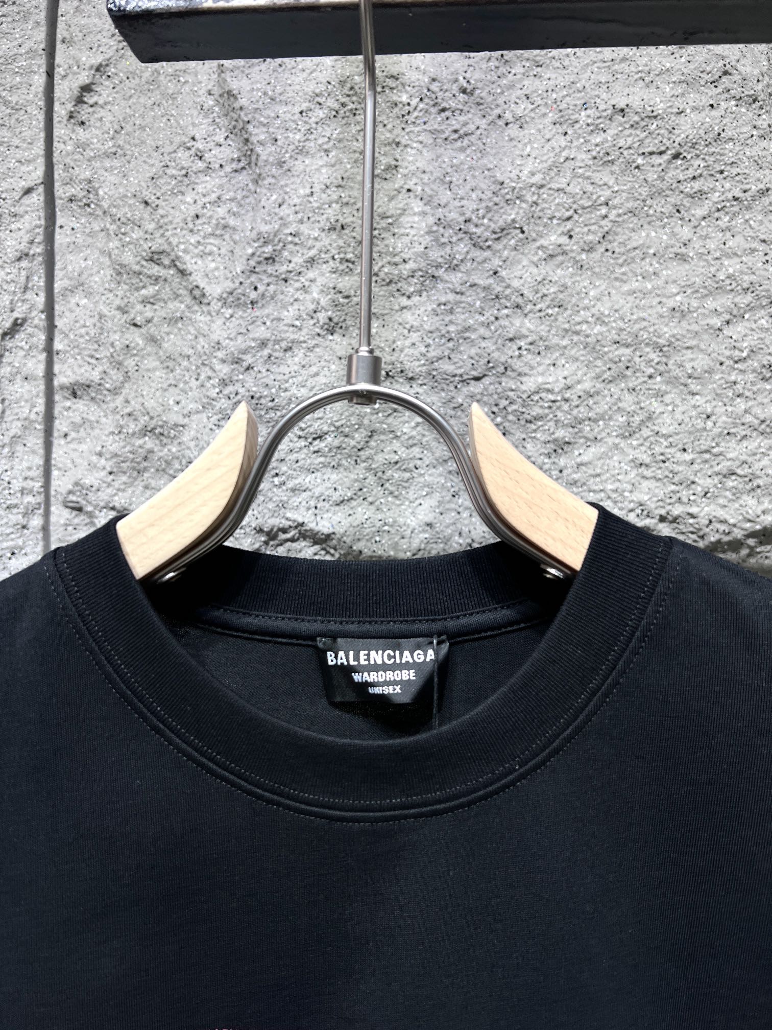 2024年のお買い得品 バレンシアガ ロゴtコピー simple Tシャツ 純綿 通気性いい 高級感 ブラック_2