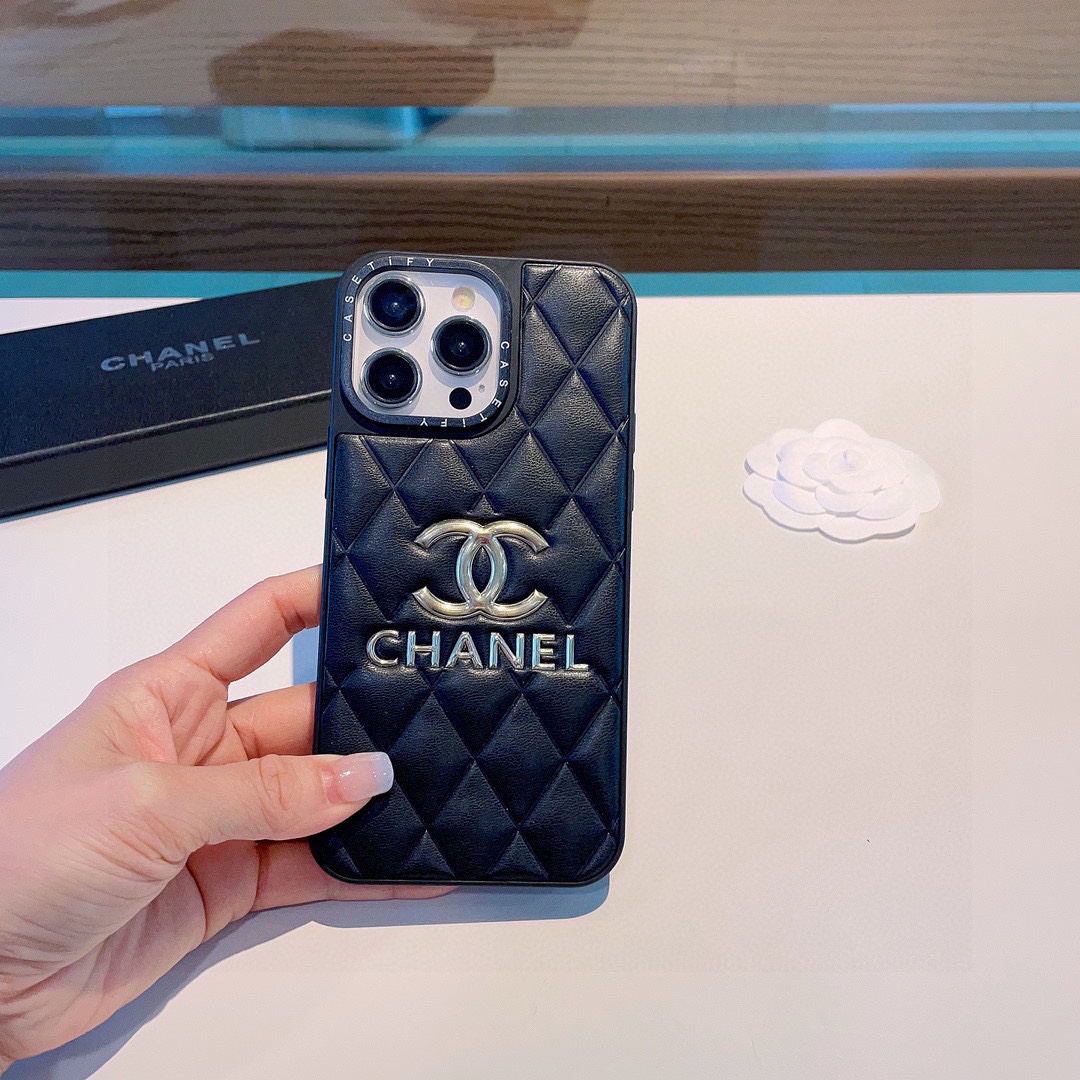 chanel の 携帯 ケーススーパーコピー スマートフォンケース耐衝撃 傷防止 全面保護 大きいロゴ レザー素材 柔らかい ブラック_5