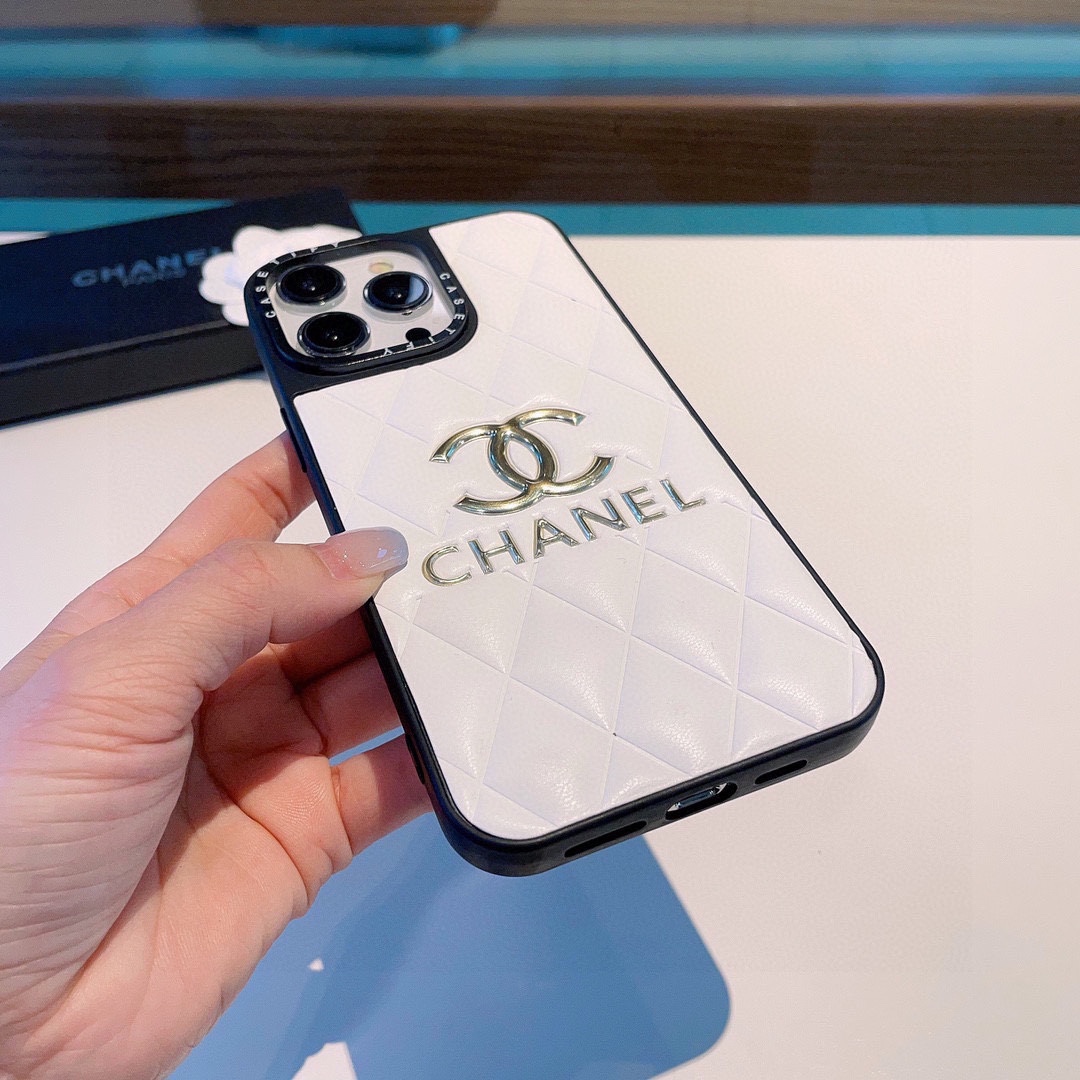 chanel スマホ ケースＮ級品 スマートフォンケース耐衝撃 傷防止 全面保護 大きいロゴ レザー素材 柔らかい ホワイト_8