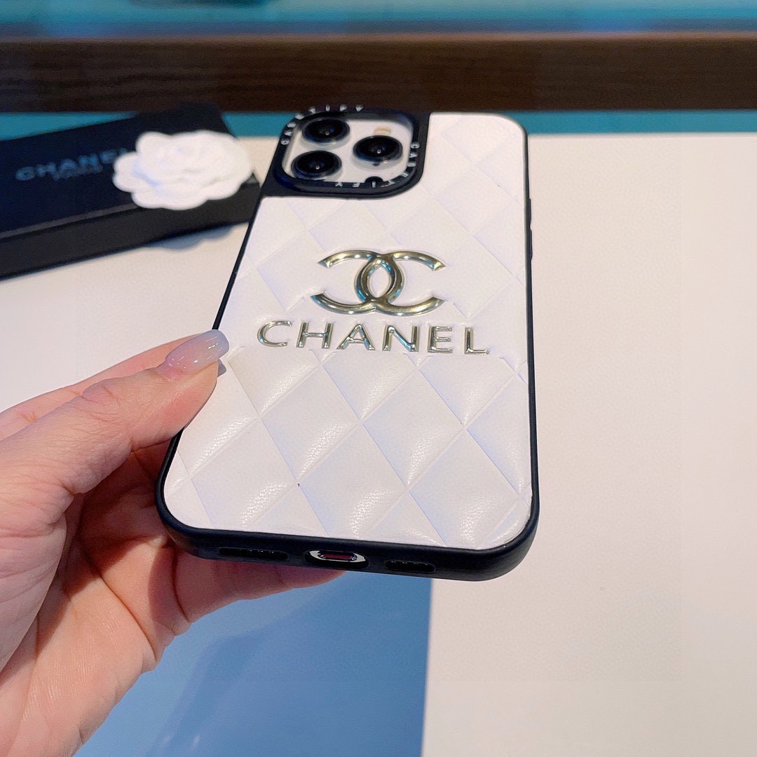 chanel スマホ ケースＮ級品 スマートフォンケース耐衝撃 傷防止 全面保護 大きいロゴ レザー素材 柔らかい ホワイト_9