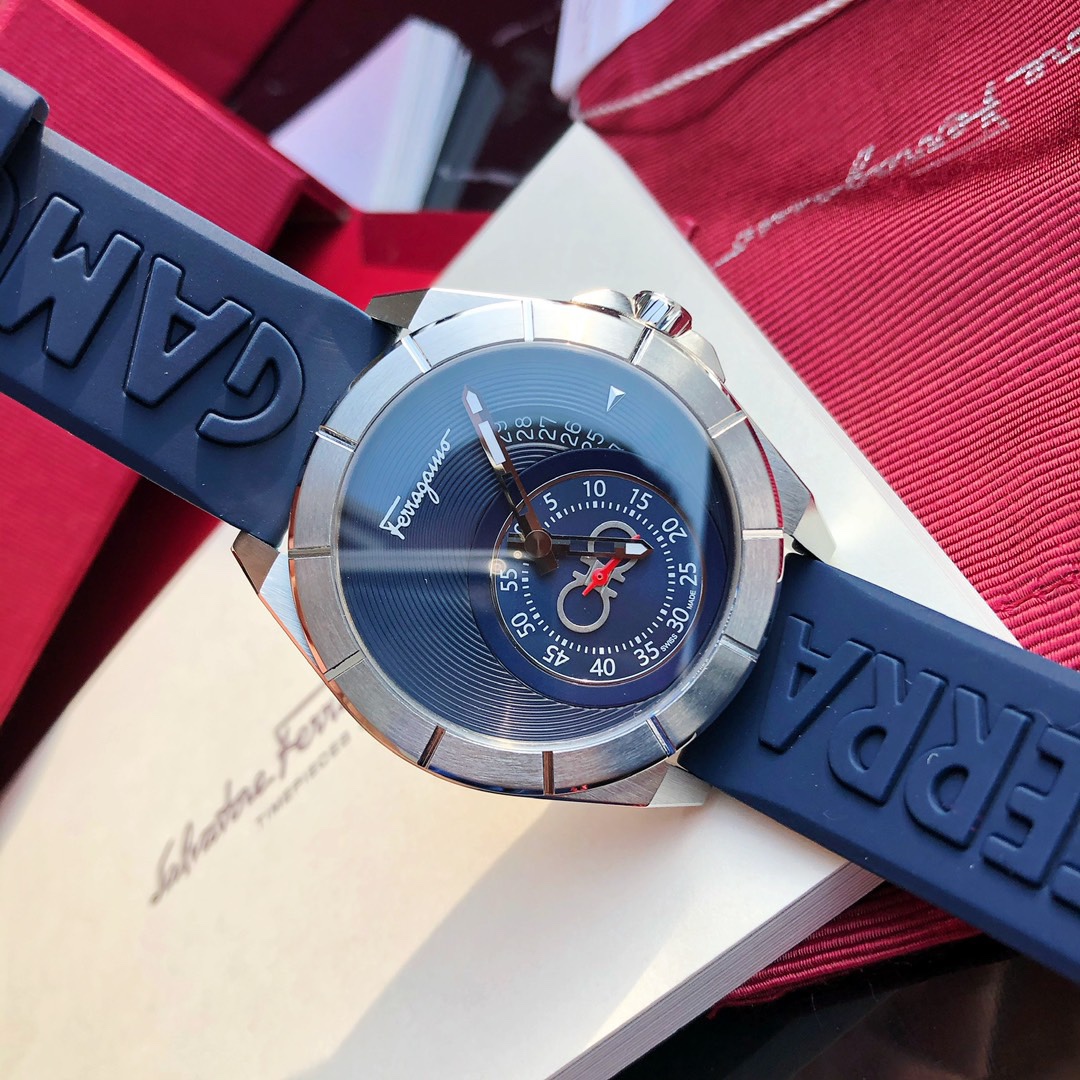 華やかな雰囲気 フェラガモ 腕時計 メンズスーパーコピー 運動用 青い文字盤 ウォッチ うで時計 ゴムバンド メンズ ブルー_2