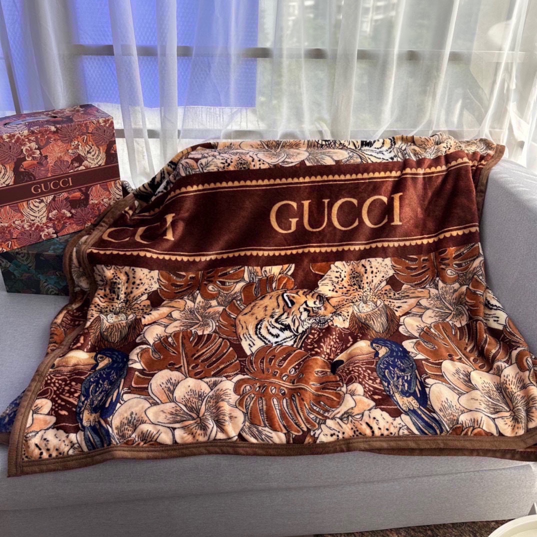 gucci 毛布スーパーコピー 洗える 毛布 カードローン 吸湿発熱 冬 軽量 四季適用 柔らかく肌触 動物 ブラウン_4