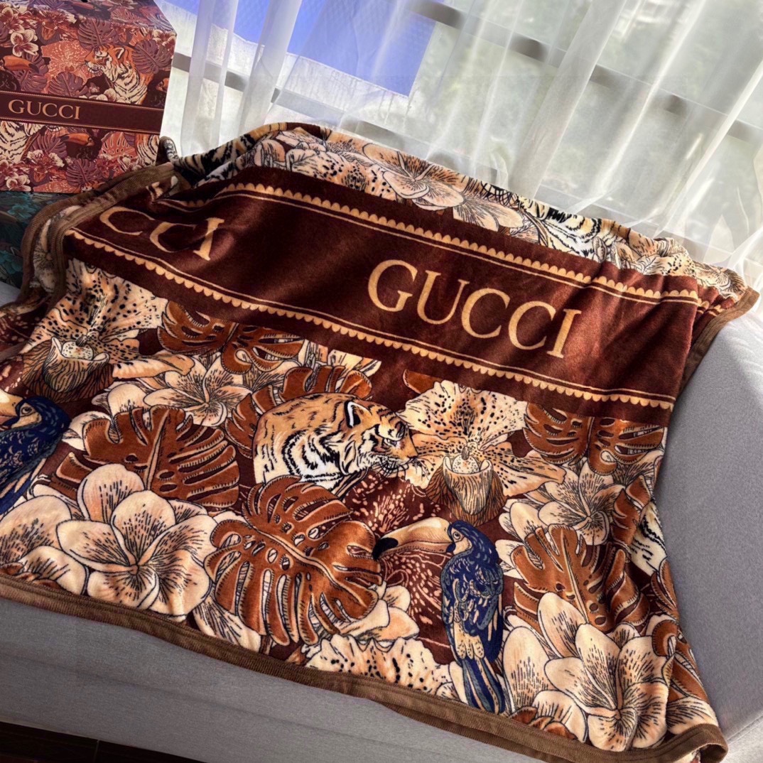 gucci 毛布スーパーコピー 洗える 毛布 カードローン 吸湿発熱 冬 軽量 四季適用 柔らかく肌触 動物 ブラウン_5