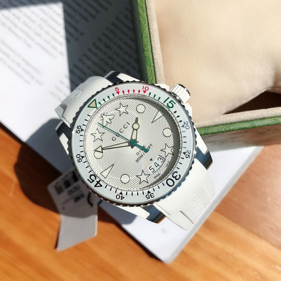 gucci 腕時計偽物 ウォッチ ファッション 高級品 直径40㎜ 防水 レザーバンド 夜光時計 メンズ ホワイト_6